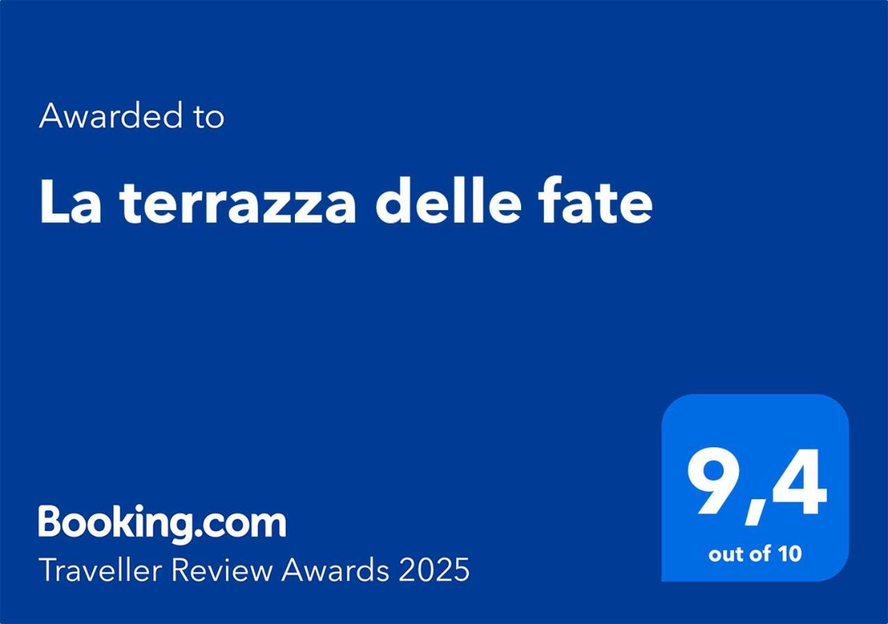 ホテル La Terrazza Delle Fate ナポリ エクステリア 写真